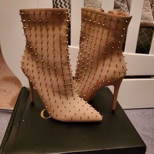 Nude bootie